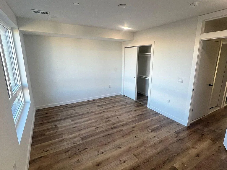 1501 S 25th St #12 — Photo 22