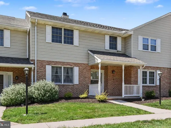2 Garland Ct, Carlisle, PA 17013