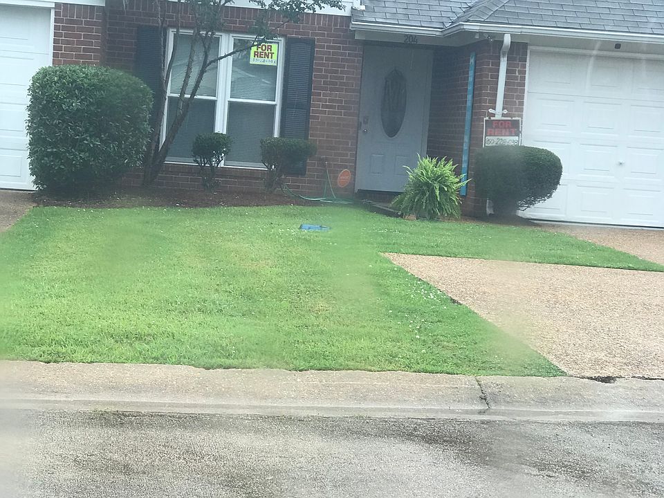 1st image of 204 Woodlake Dr #204