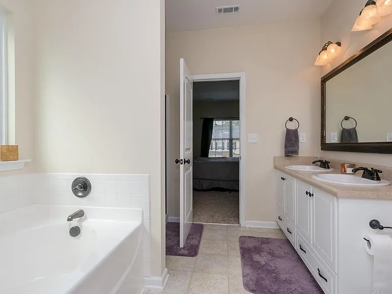 866 Westlawn Dr — Photo 10