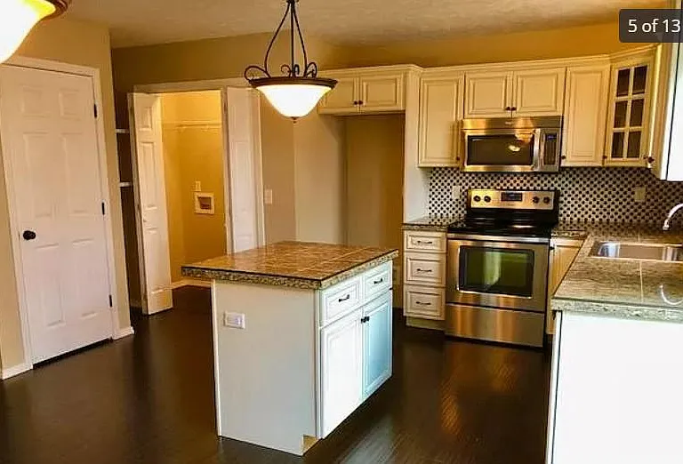3417 S Oak Ave — Photo 5