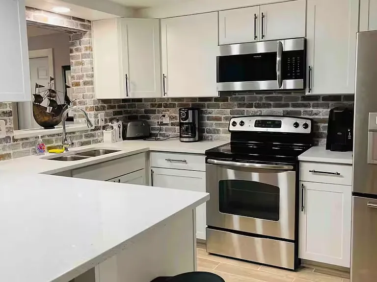 4004 Baden Dr — Photo 18