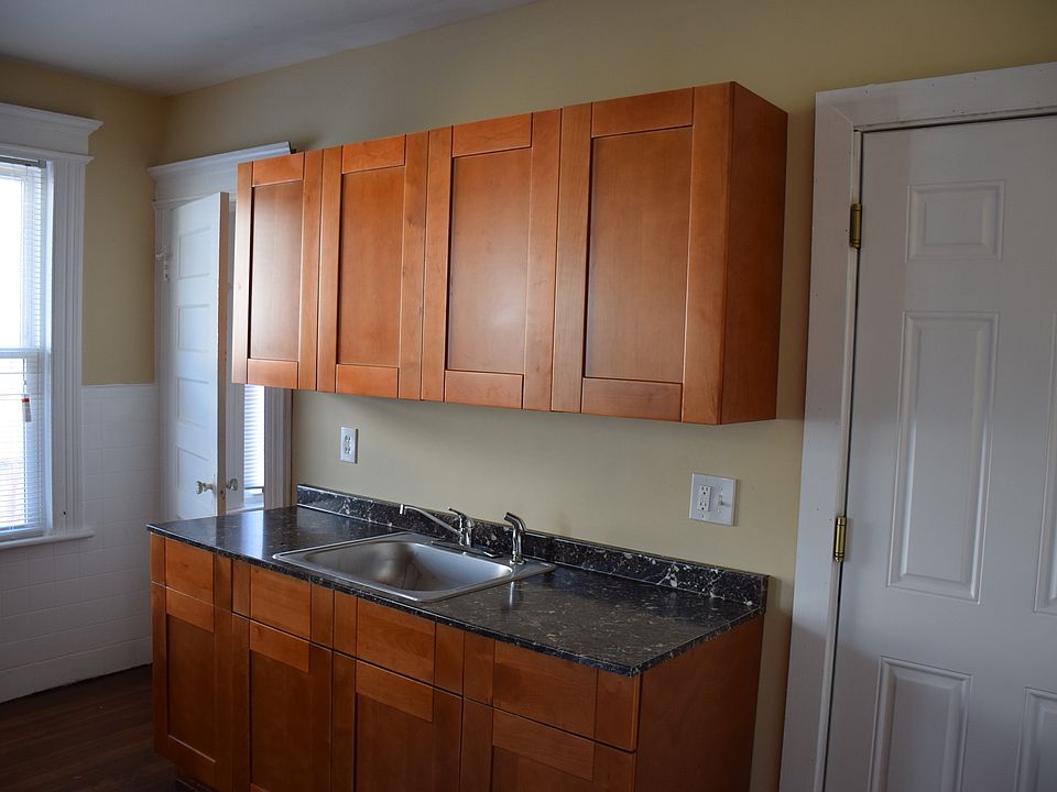 2nd image of 1173 Noble Ave #2