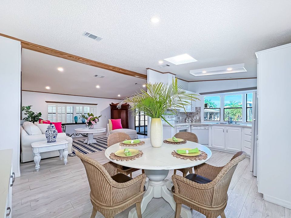 1st image of 21 Villa Ct