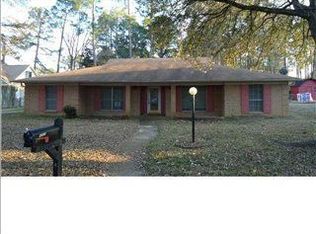 6255 Woodstock Dr, Jackson, MS 39206