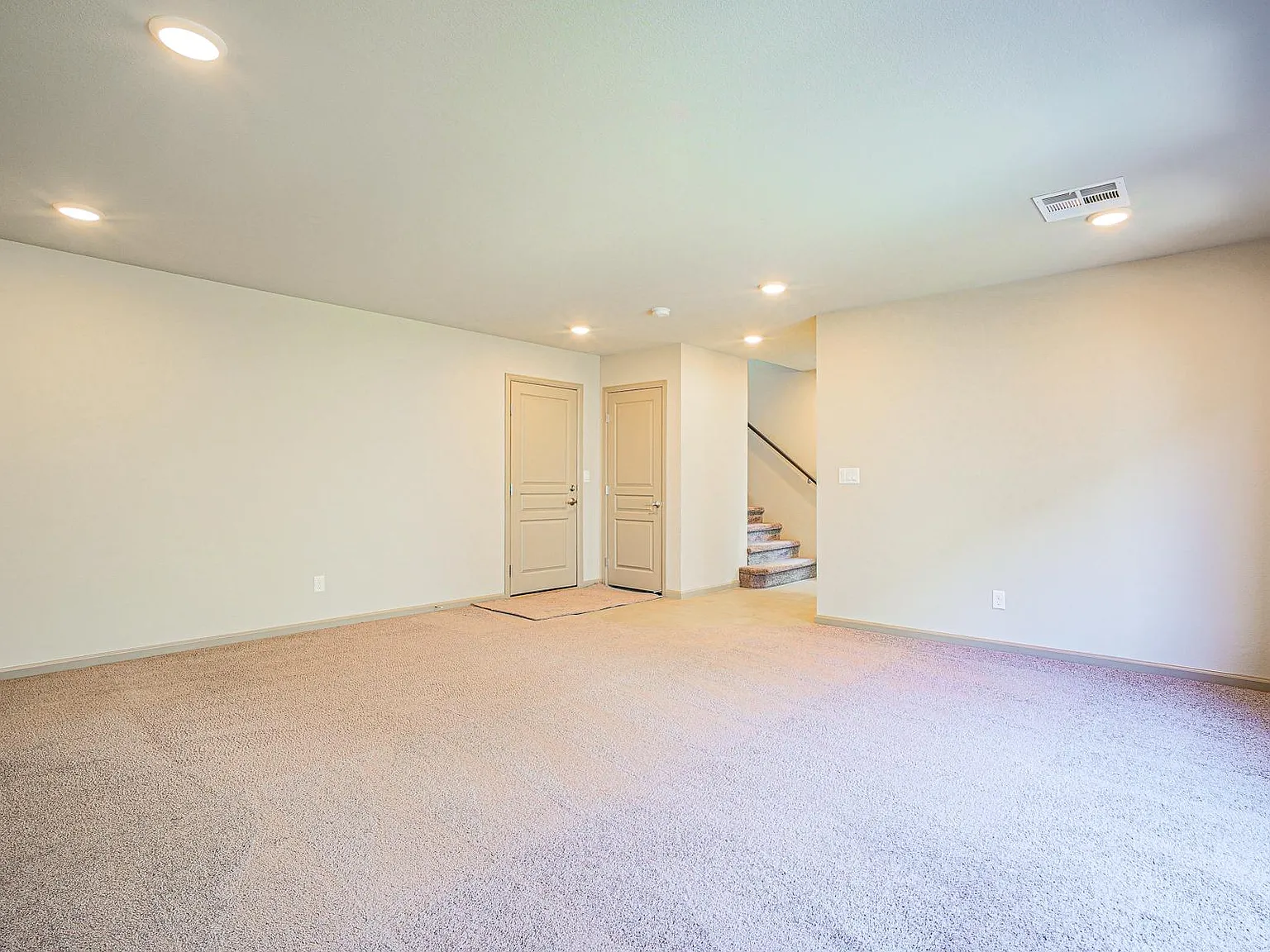3 bed, 2.5 bath, 2299 sqft, $2,750 — Photo 4