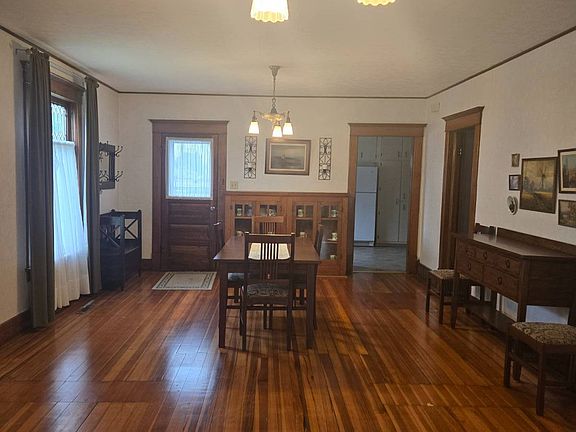 4th image of 240 N Church St