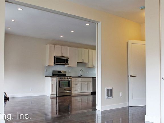 5th image of 1140 Sanchez St APT 3