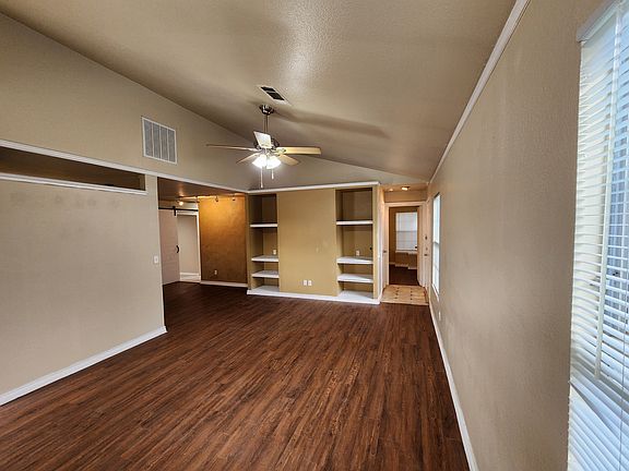 5th image of 3251 Rosebank Dr