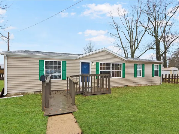 812 S 4th St, Marshall, IL 62441