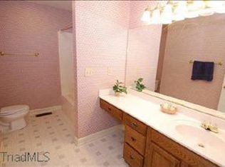 4024 Fairwind Dr, Winston Salem, NC 27106