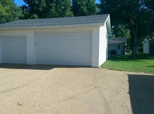 319 1st Ave SW, Watertown, SD 57201