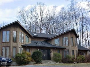 2 Hewlett Rd, New Fairfield, CT 06812