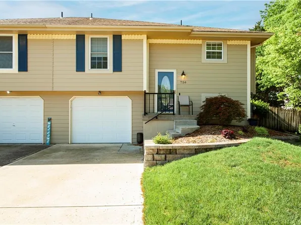 756 SE Claremont Ct, Lees Summit, MO 64063