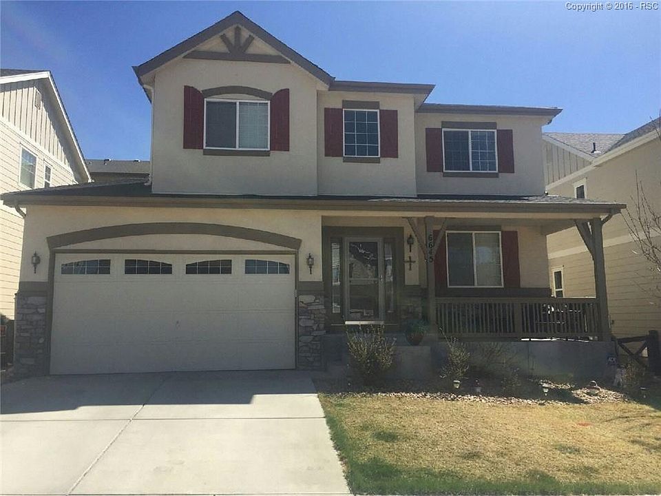 FRONT VIEW OF THE HOME