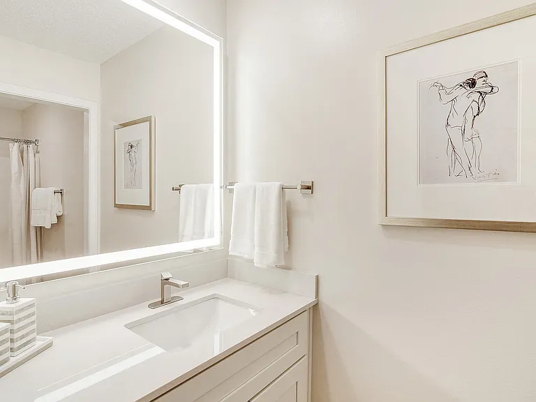 The Oliver Apartment Homes — Photo 12