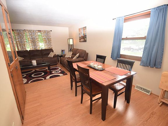 5th image of 405 E Estates Pl