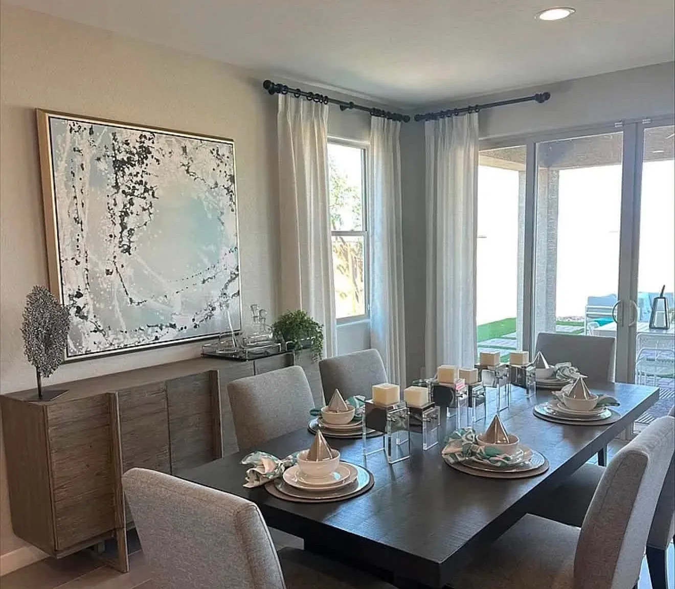 4 bed, 2070 sqft, $2,500 — Photo 3