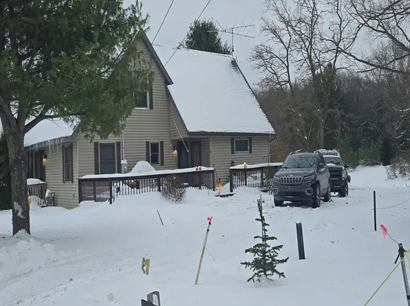 721 Merkey Rd W, Manistee, MI 49660