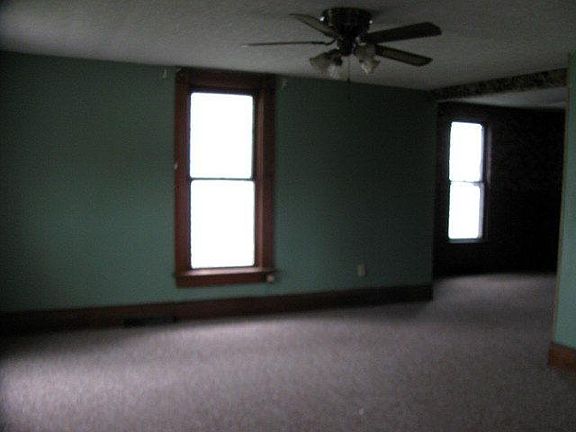 4th image of 499 Uncapher Ave