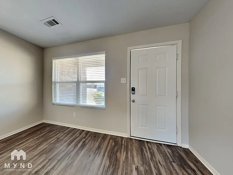 104 Palm St — Photo 15