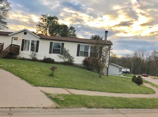 3117 Peartree Ln, Muscatine, IA 52761