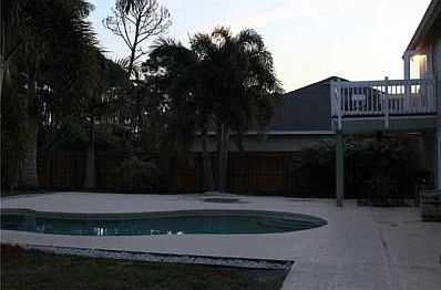 5th image of 611 SE Polynesian Ave