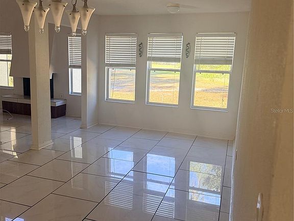 5th image of 24202 Sandalwood Dr
