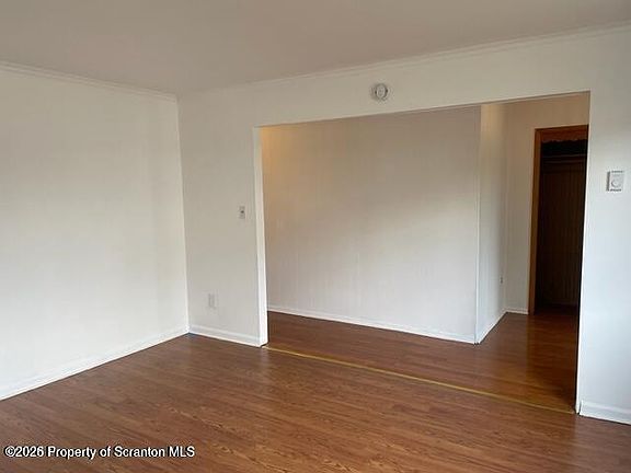 5th image of 430 Orchard St