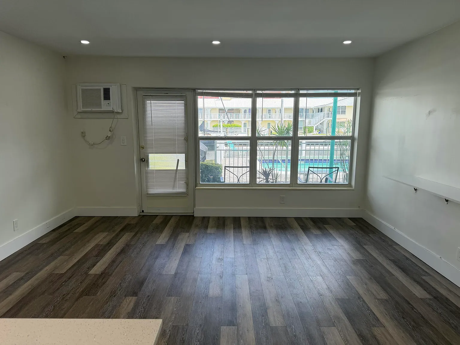 1 bed, 1.0 bath, 530 sqft, $1,700 — Photo 4