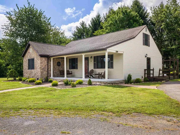 66 Denoncourt Ln, Stuarts Draft, VA 24477