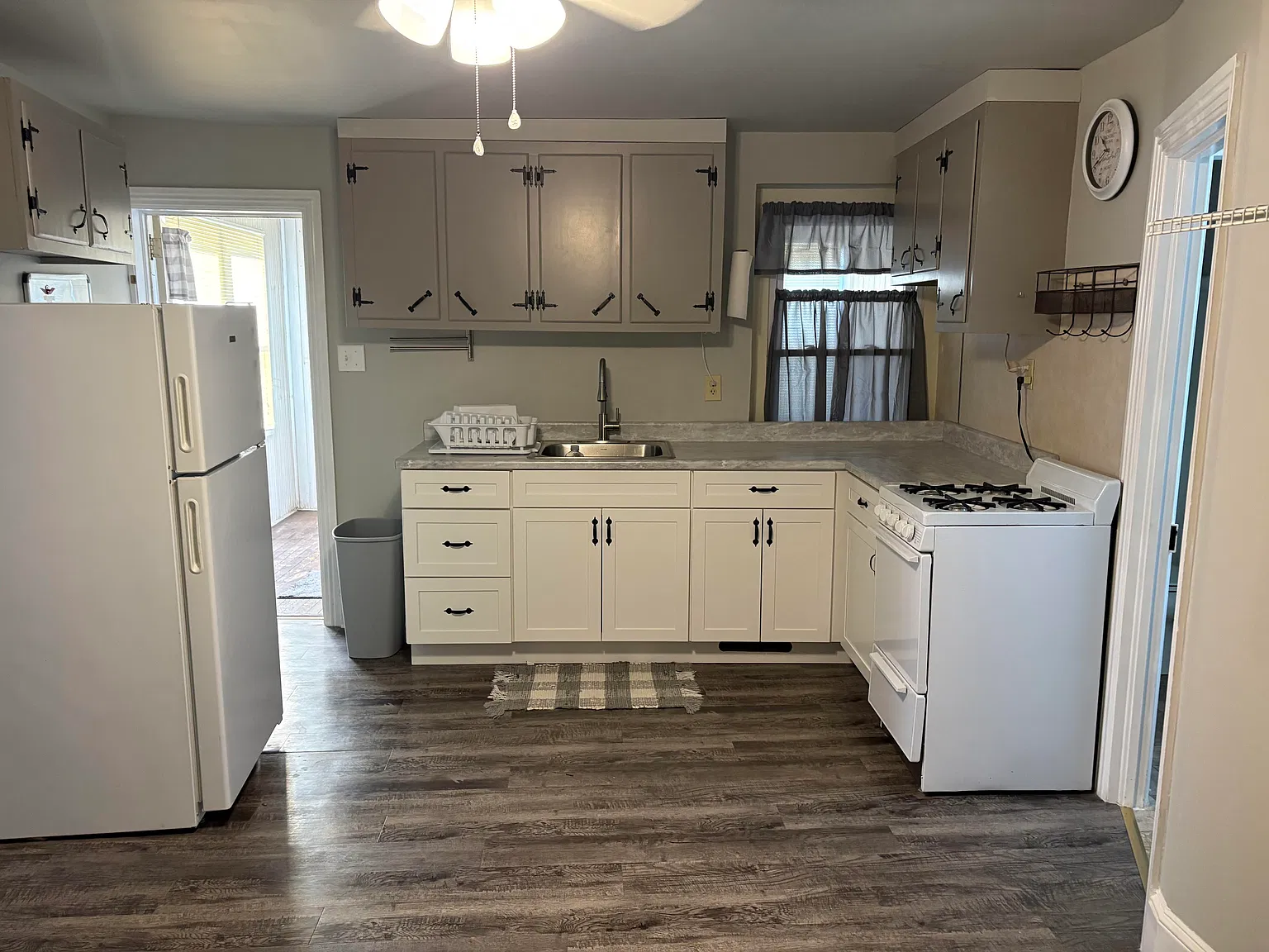 2 bed, 1050 sqft, $1,500 — Photo 2