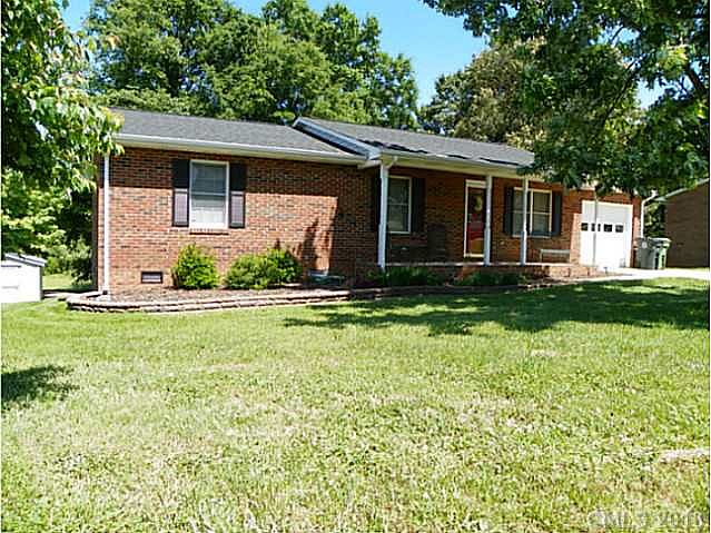 1st image of 105 Ashburne Dr