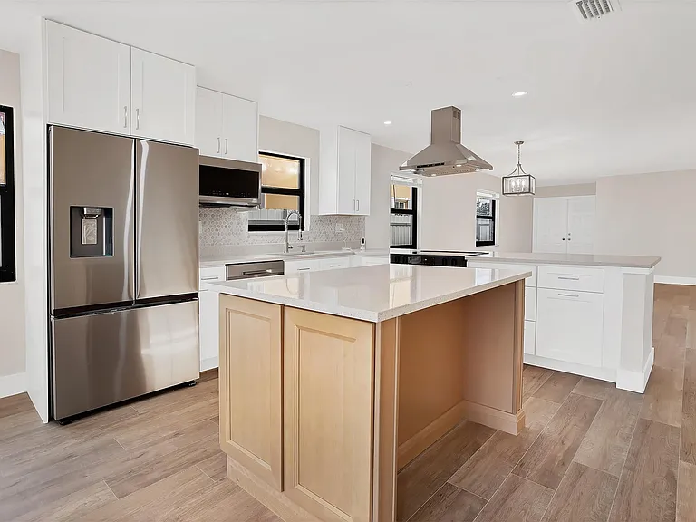 391 NW 58th Ave — Photo 12