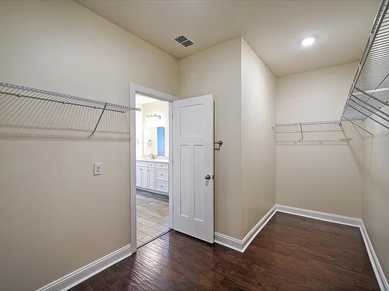 1309 Enfield Ln — Photo 25