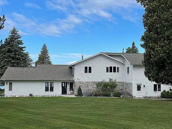 3rd image of 1504 S Forest Ln