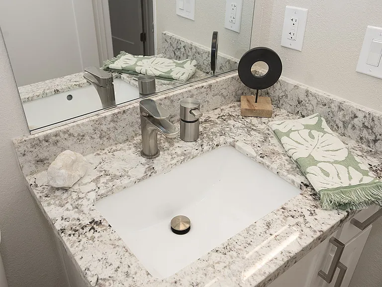 Promenade Park Apartments — Photo 10