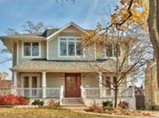 155 Forest Ave, Glen Ellyn, IL 60137