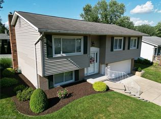 448 Stonewood St, Canal Fulton, OH 44614