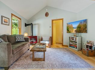 2 Cranberry Ln, Kennebunk, ME 04043