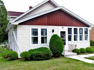 219 S Wisconsin Dr, Howards Grove, WI 53083