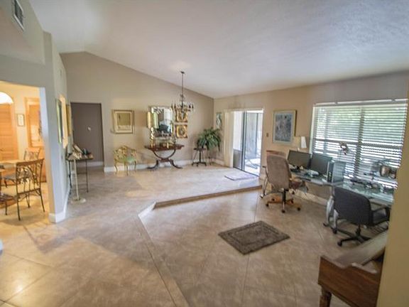 4th image of 869 Wesson Dr