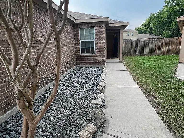 6134 Luckey Run — Photo 2