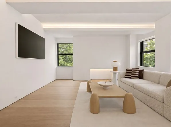 235 E 49th St APT 6E, Manhattan, NY 10017