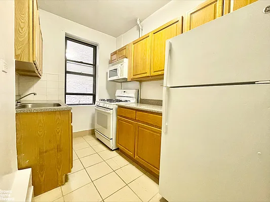 Rented by Brown Harris Stevens | media 8