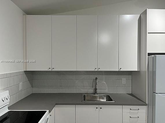 5th image of 6101 NE Miami Ct #2