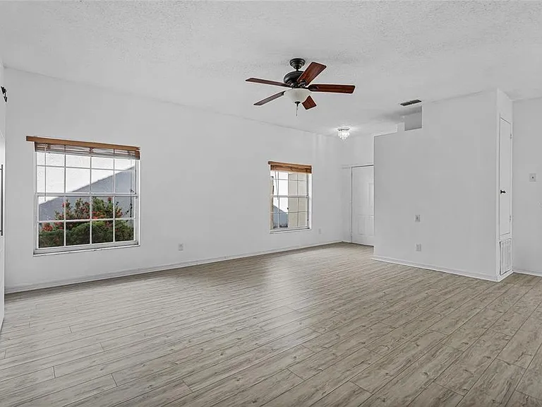 5673 Parkview Lake Dr — Photo 9