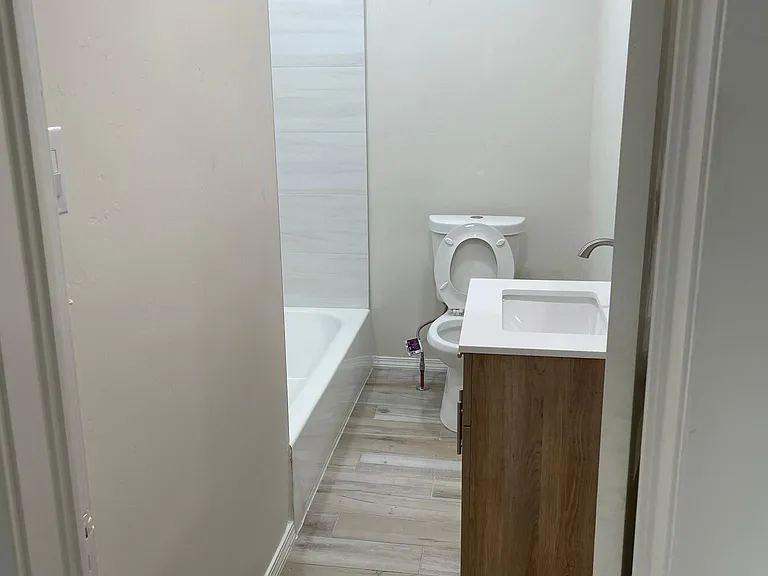 311 Stanford Dr SE — Photo 8
