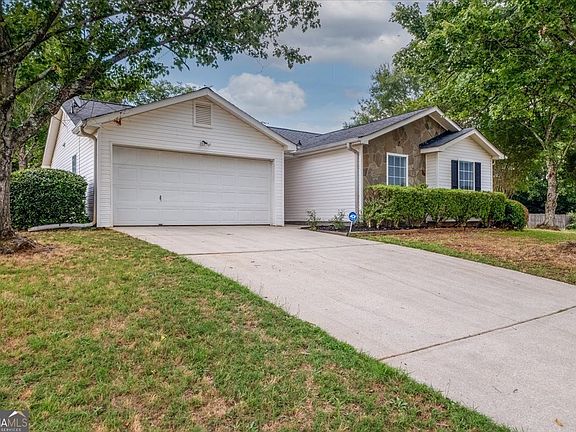 2nd image of 346 Autumn Lake Dr