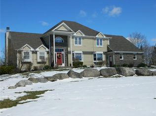 22 Buggywhip Trl, Honeoye Falls, NY 14472